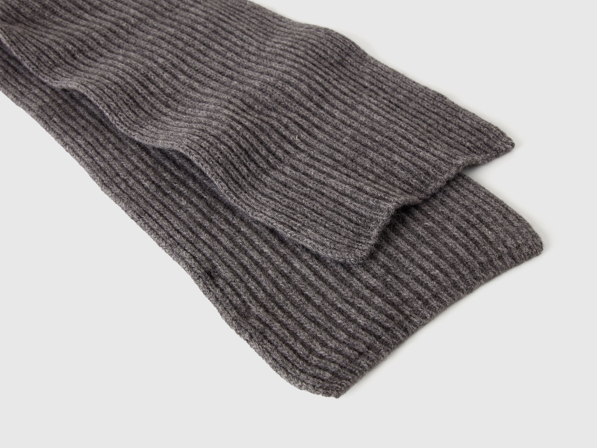 SCARF Men image number 2